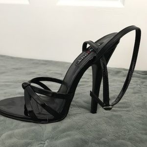 Womens Size 8 Black Heels by Devious - never worn